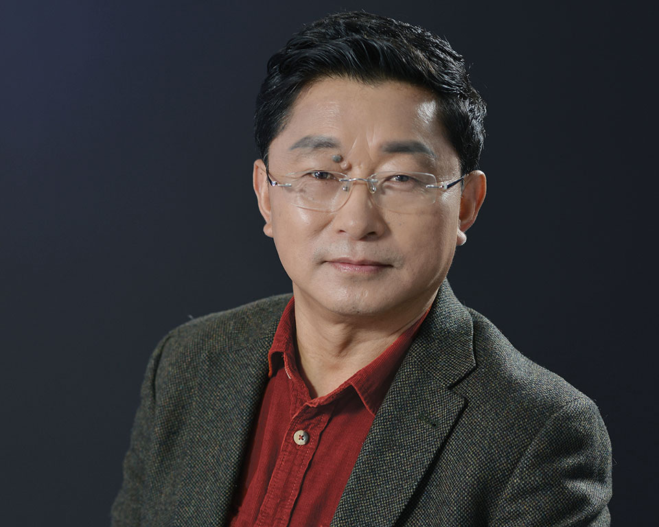 A photograph of Tibetan writer Alai