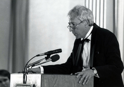 Tomas Tranströmer delivering his acceptance speech for the Neustadt Prize.