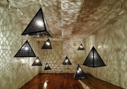 Anila Quayyum Agha, Alahambra Nights(2016), acrylic and halogen bulb, 30” x 27” x 30” / Courtesy of the artist